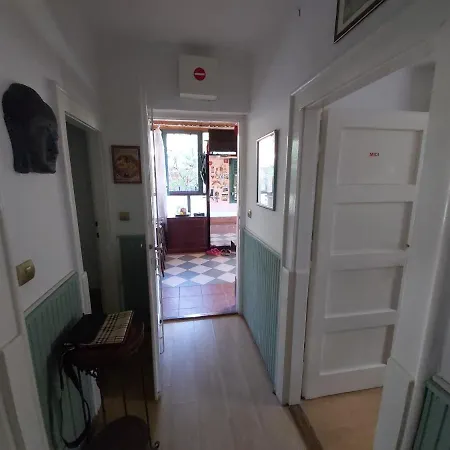 בית הארחה Newmidi Terrace, Wifi 3*