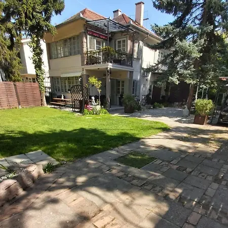 בית הארחה Newmidi Terrace, Wifi 3*