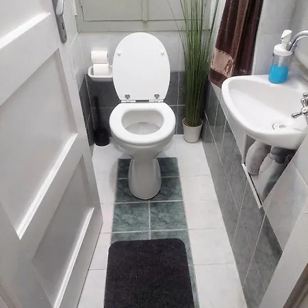 בית הארחה Newmidi Terrace, Wifi שיופוק