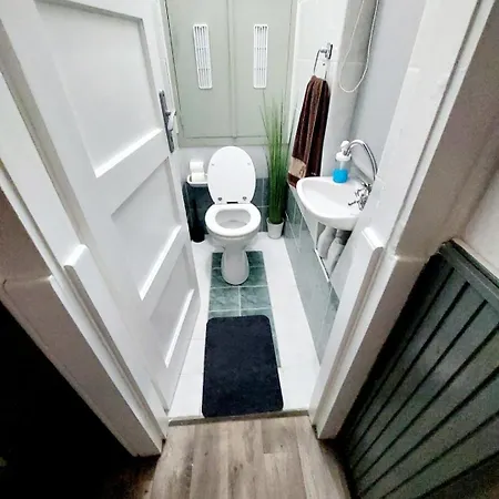 Newmidi Terrace, Wifi בית הארחה