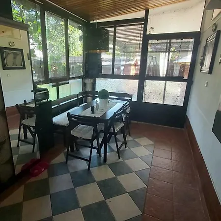 Newmidi Terrace, Wifi 3* שיופוק