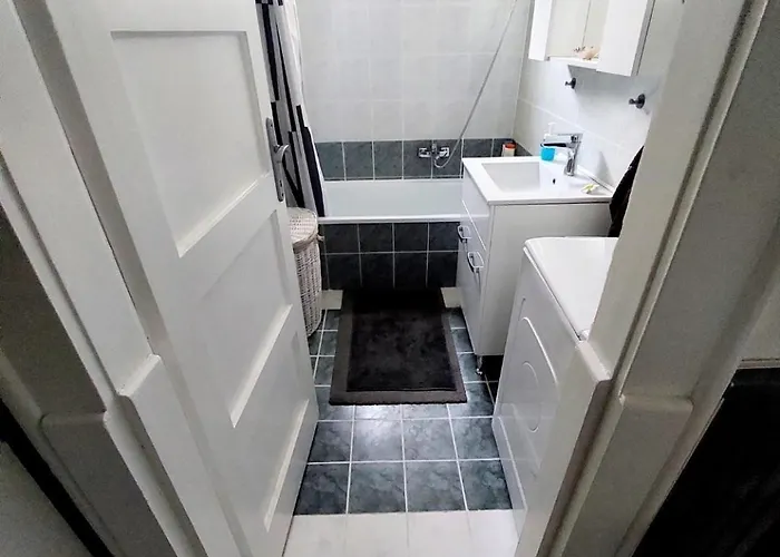 Newmidi Terrace, Wifi Gæstehus 3*